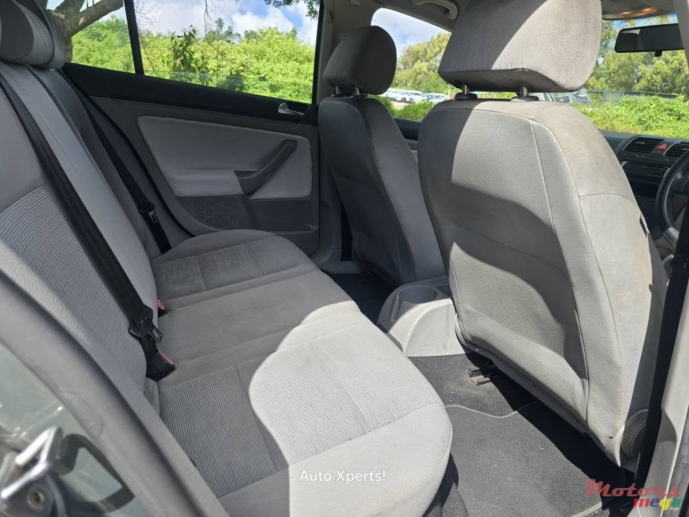 2006' Volkswagen Golf photo #5