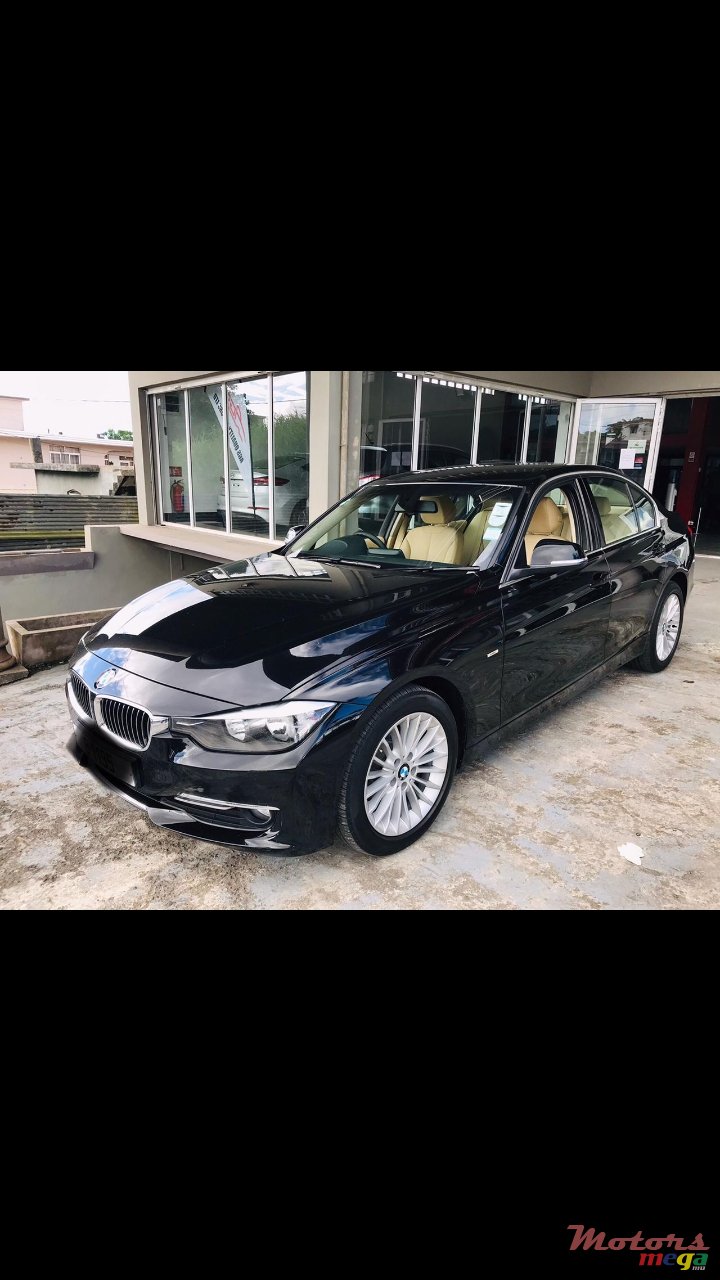 2013' BMW 3 Series Sedan photo #1