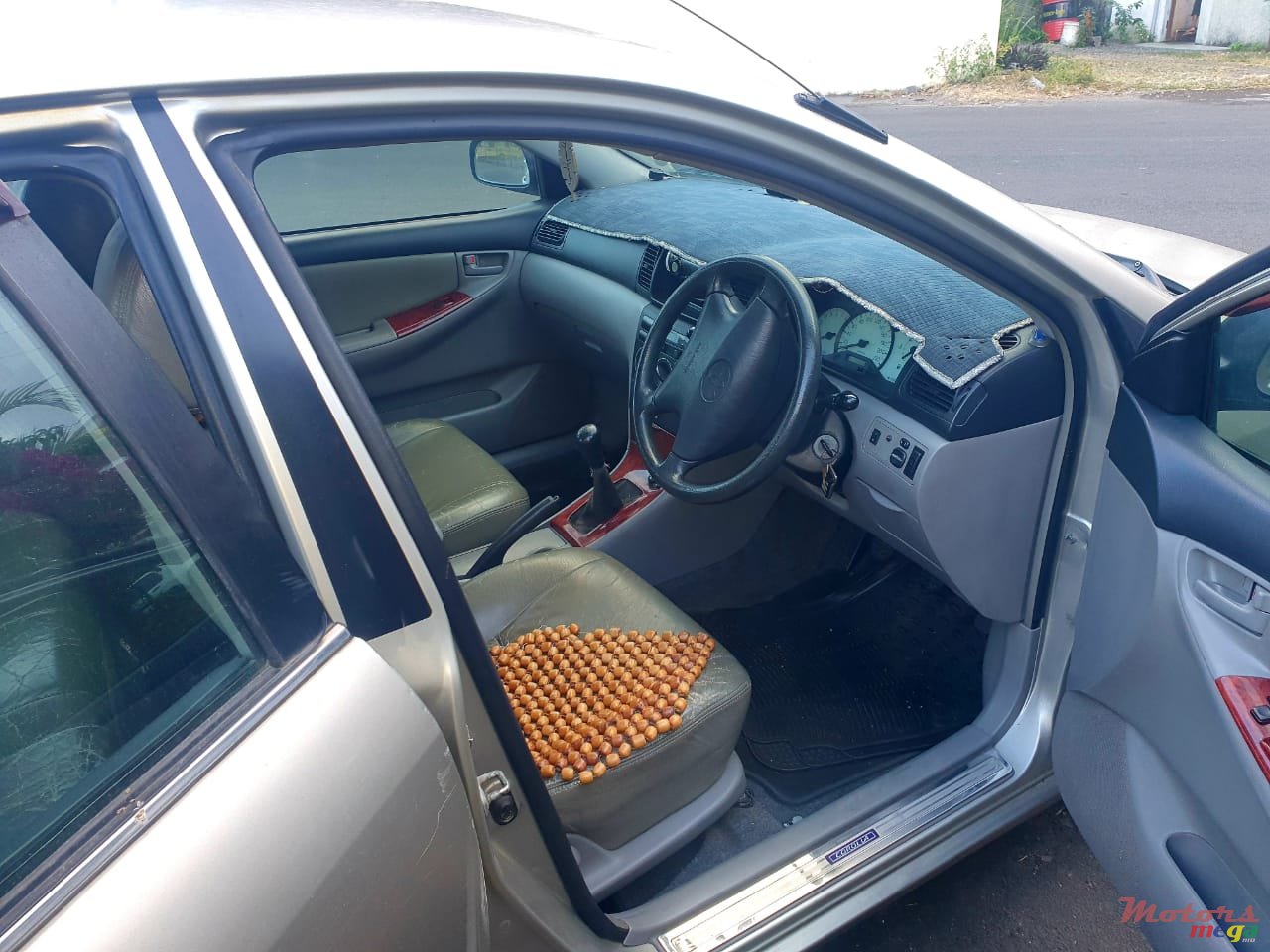 2002' Toyota Corolla Nze photo #2