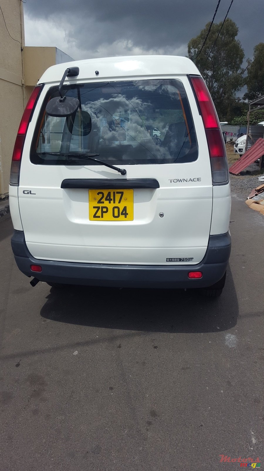 2004' Toyota Town Ace photo #2