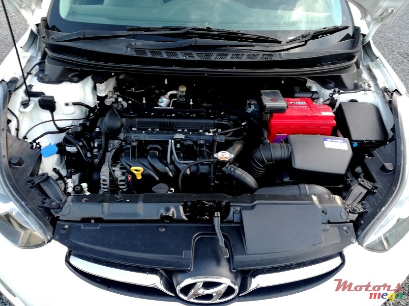 2014' Hyundai Elantra GLS Manual 1.6L photo #6