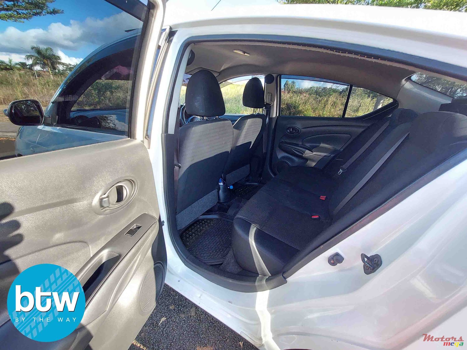 2014' Nissan Almera photo #5