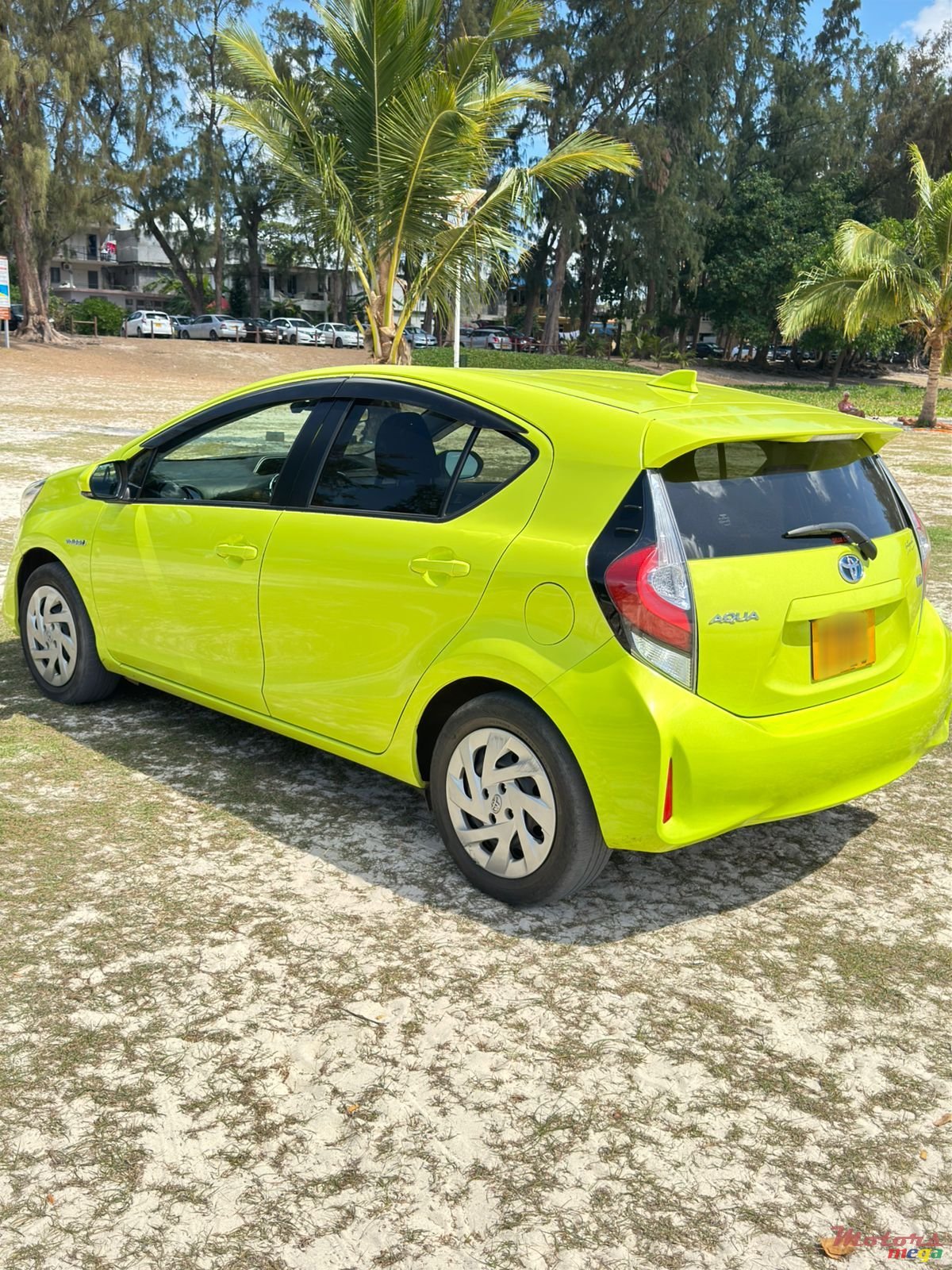 2020' Toyota Aqua photo #3