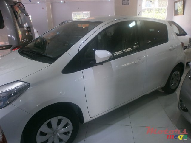 2013' Toyota Yaris Vitz JAPAN photo #2