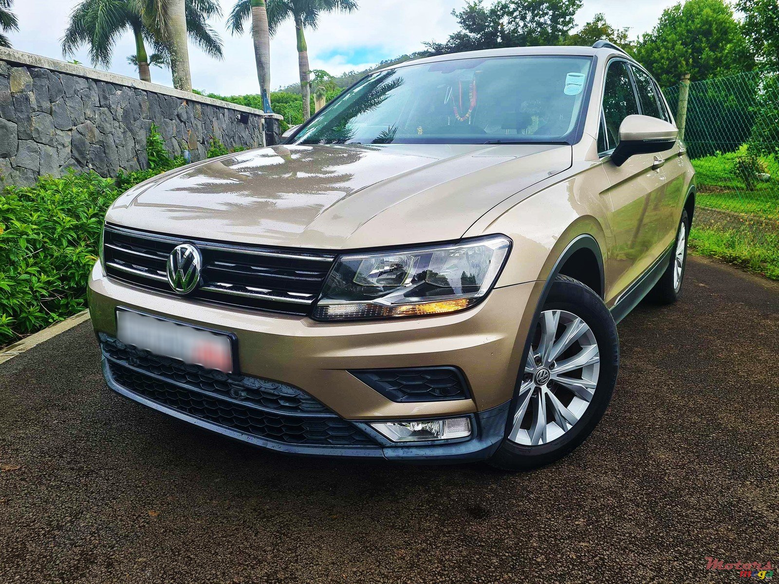 2017' Volkswagen Tiguan 1.4 TFSI photo #3