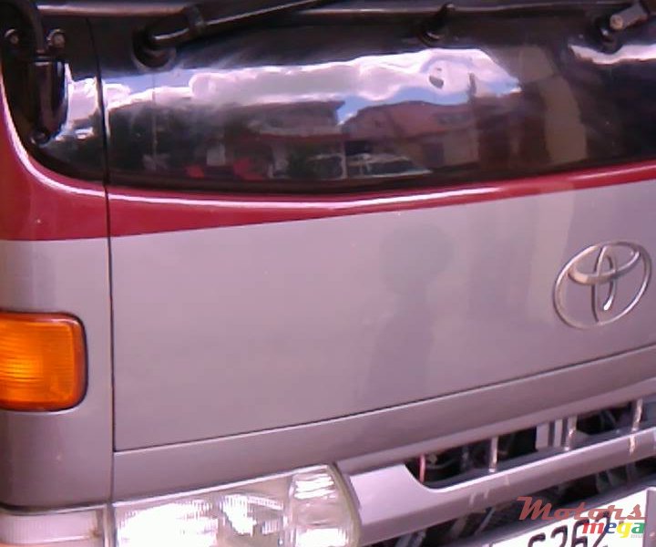 1997' Toyota Hino photo #1