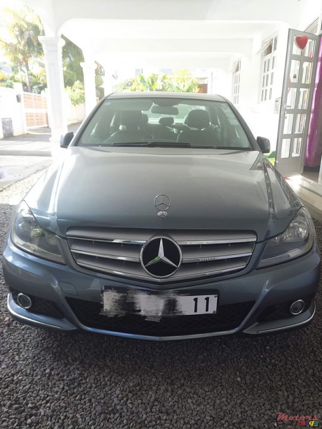 2011' Mercedes-Benz C-Class photo #1