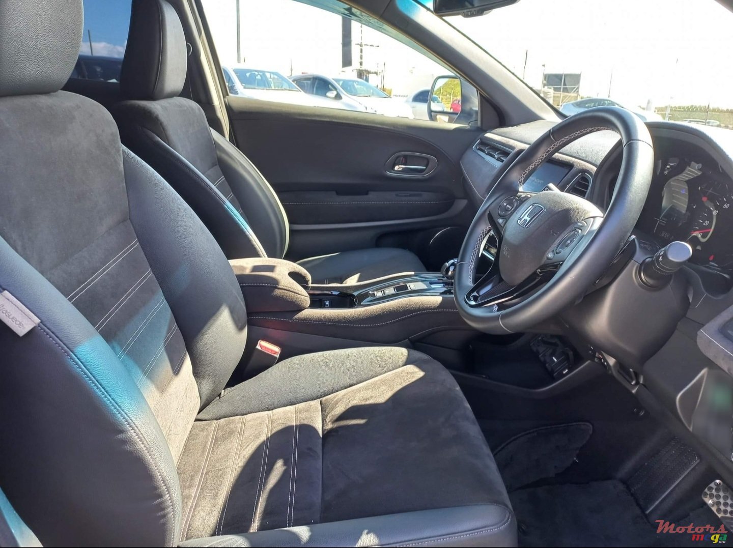 2018' Honda HR-V Model RS photo #2