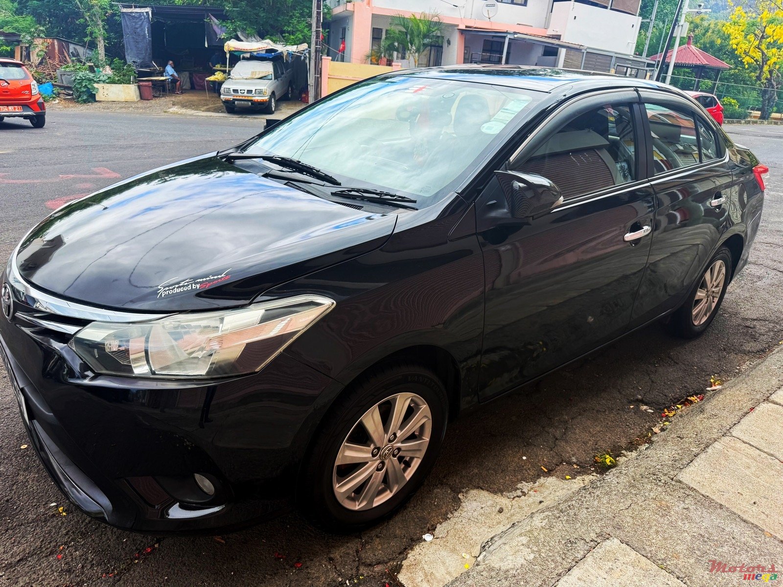 2017' Toyota Yaris photo #1