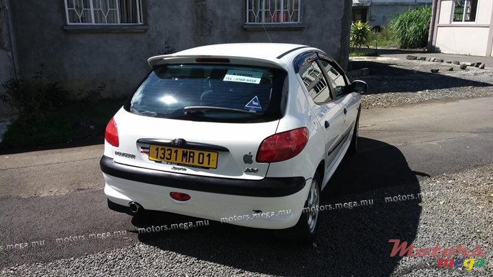 2001' Peugeot photo #4