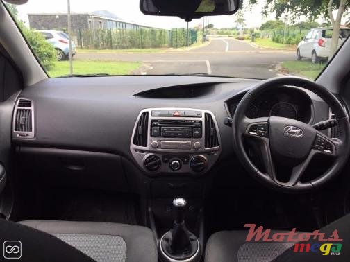 2015' Hyundai i20 photo #2