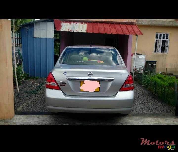 2007' Nissan Tiida photo #1