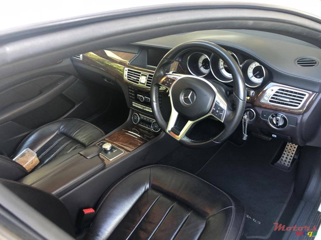 2013' Mercedes-Benz CLS 350 photo #3