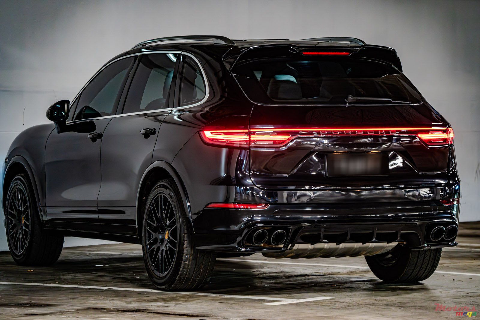 2022' Porsche Cayenne photo #4