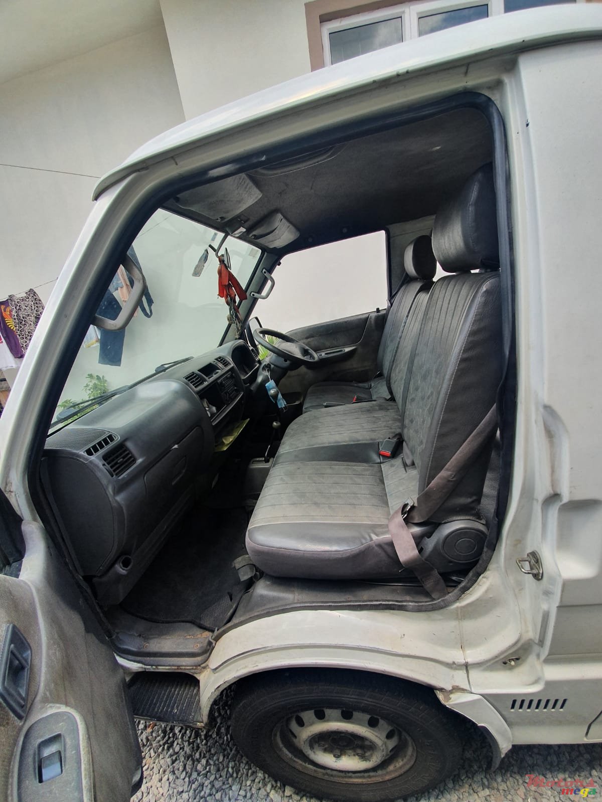 2003' Nissan photo #1