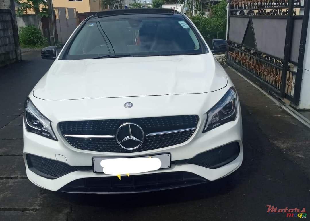 2017' Mercedes-Benz photo #2