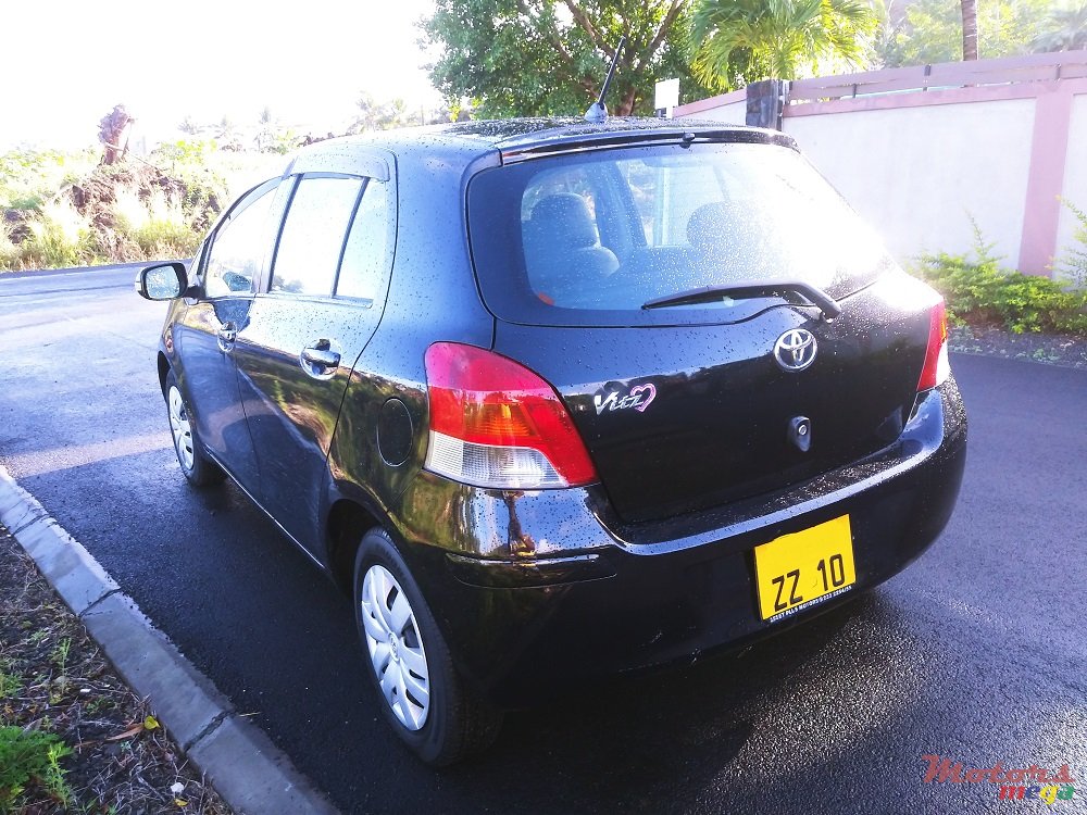 2010' Toyota Vitz photo #4