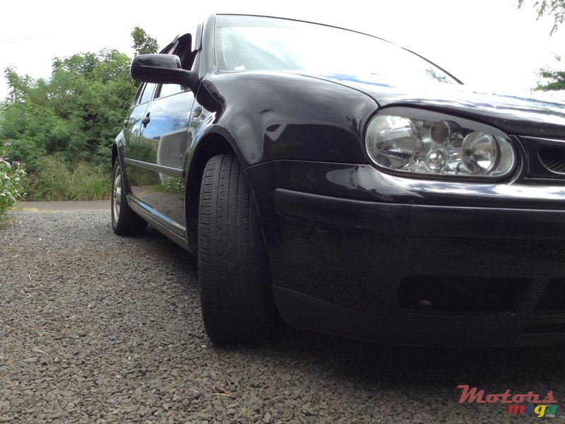 2002' Volkswagen Golf IV photo #1