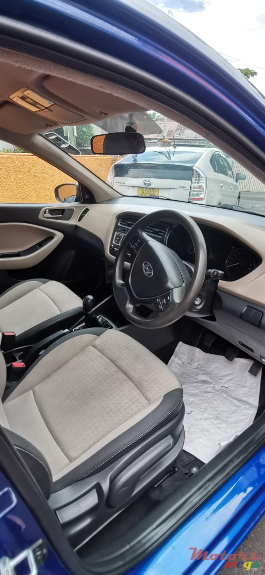 2015' Hyundai i20 photo #2