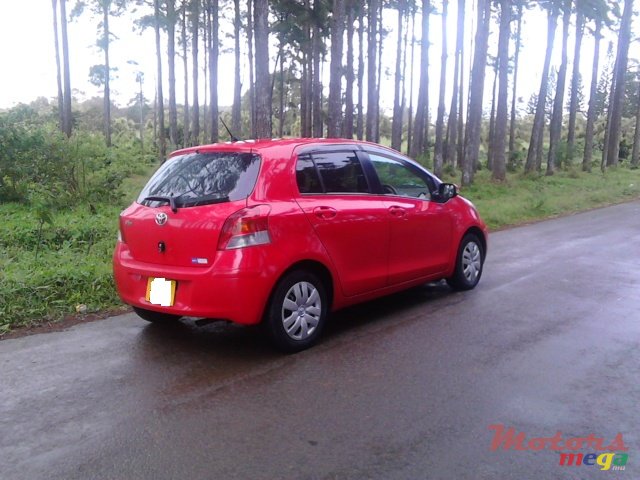 2008' Toyota Vitz photo #2
