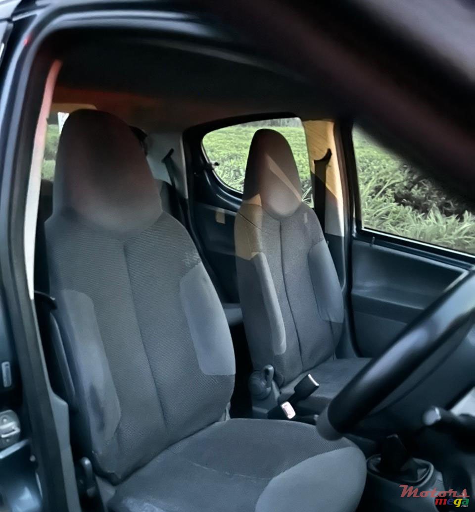 2008' Peugeot 107 photo #7