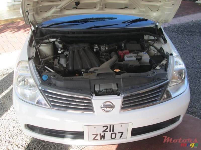 2007' Nissan Tiida Latio photo #7