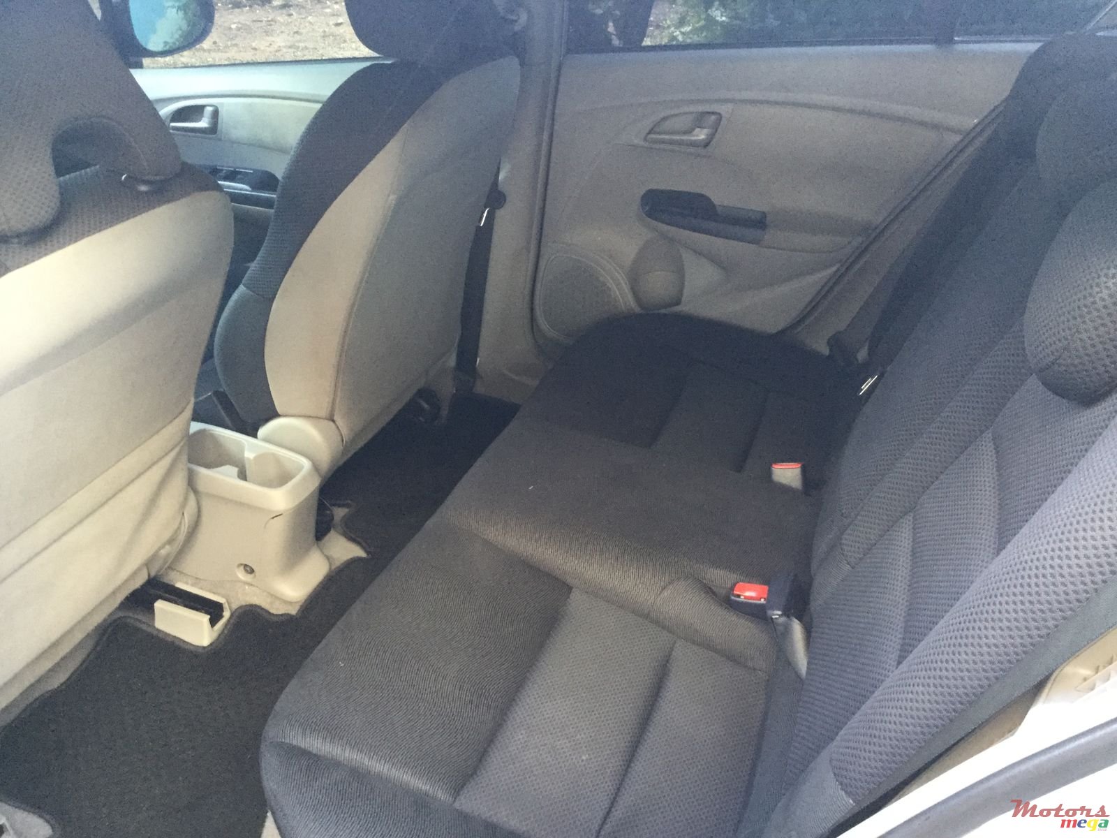 2010' Honda Insight Hybrid photo #5