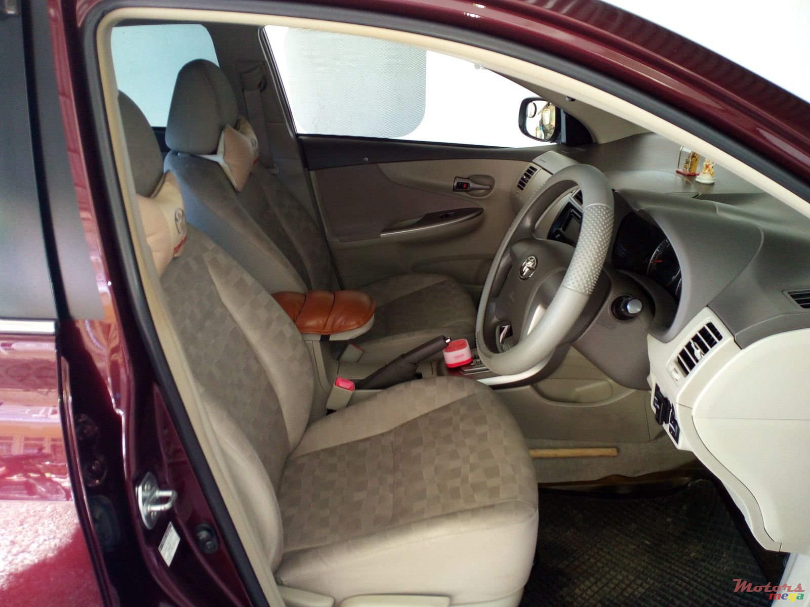 2009' Toyota Axio photo #6