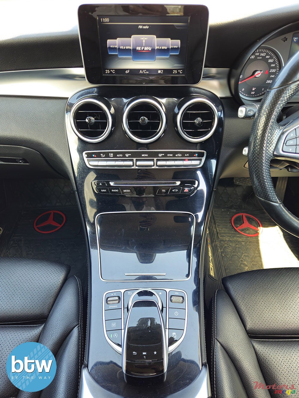 2016' Mercedes-Benz GLC 250 photo #7