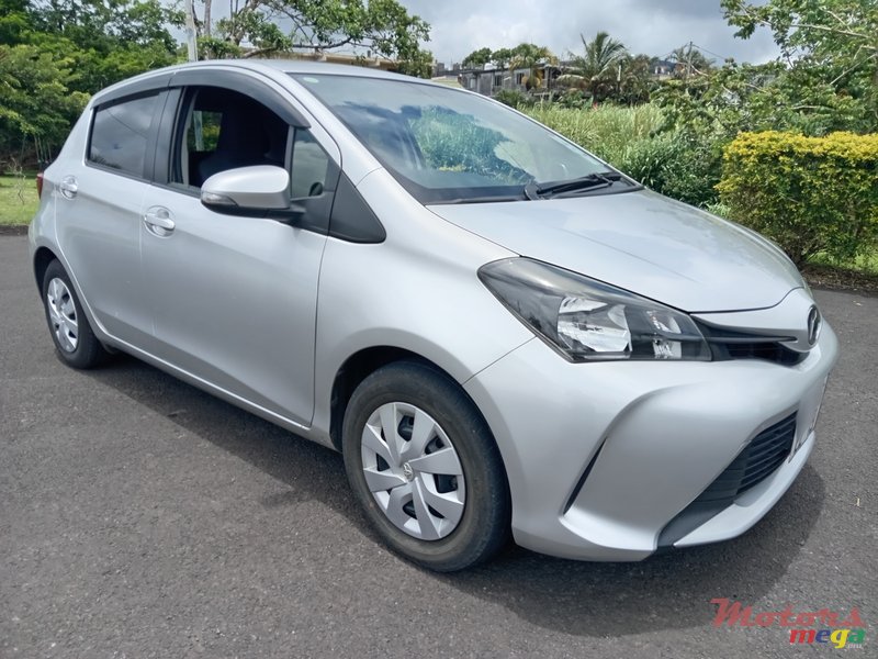 2015' Toyota Vitz 1320cc Automatic photo #7