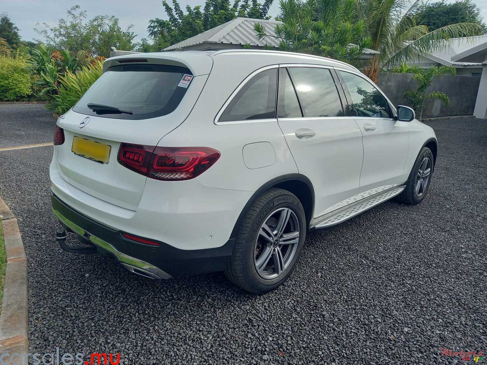 2019' Mercedes-Benz GLC 200 photo #4