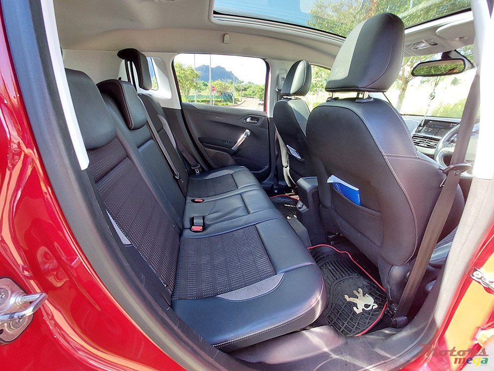 2019' Peugeot 2008 photo #4