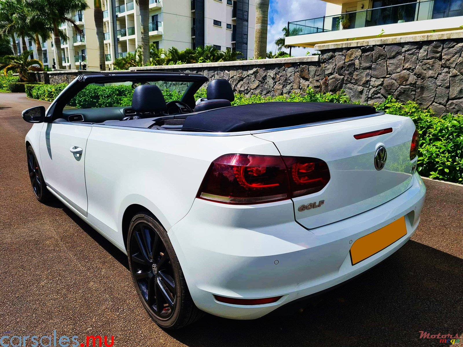 2013' Volkswagen Golf Cabriolet 1.4 TSI photo #3