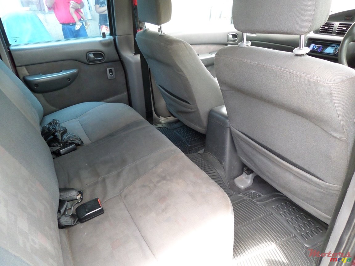 2001' Mazda B2500 photo #4