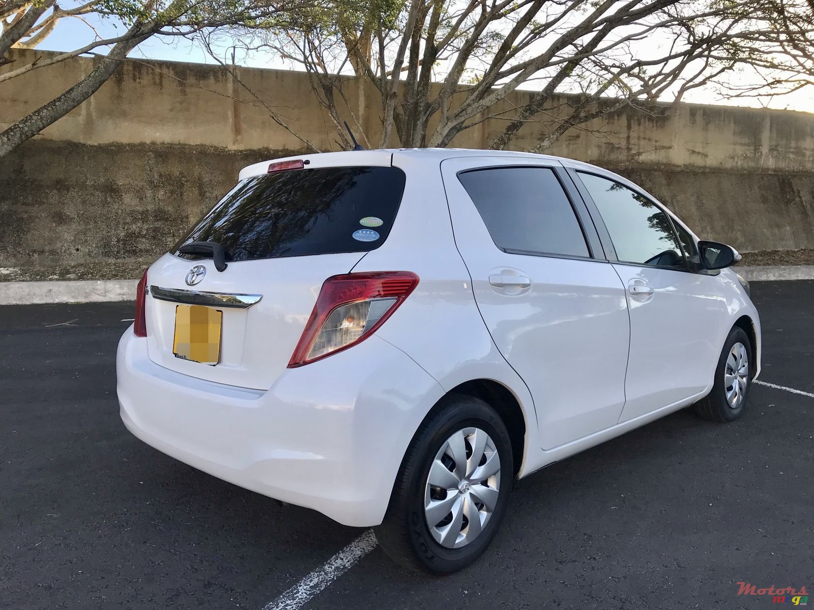 2013' Toyota Vitz photo #5