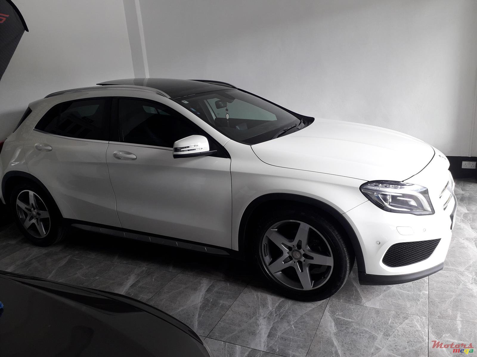 2016' Mercedes-Benz GLA-Class GLA 200 AMG photo #3