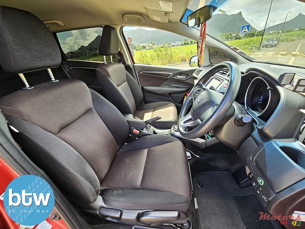 2017' Honda Fit photo #5