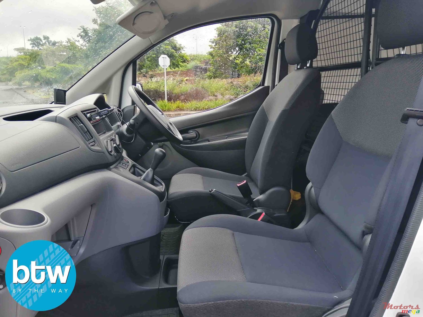 2019' Nissan NV photo #5