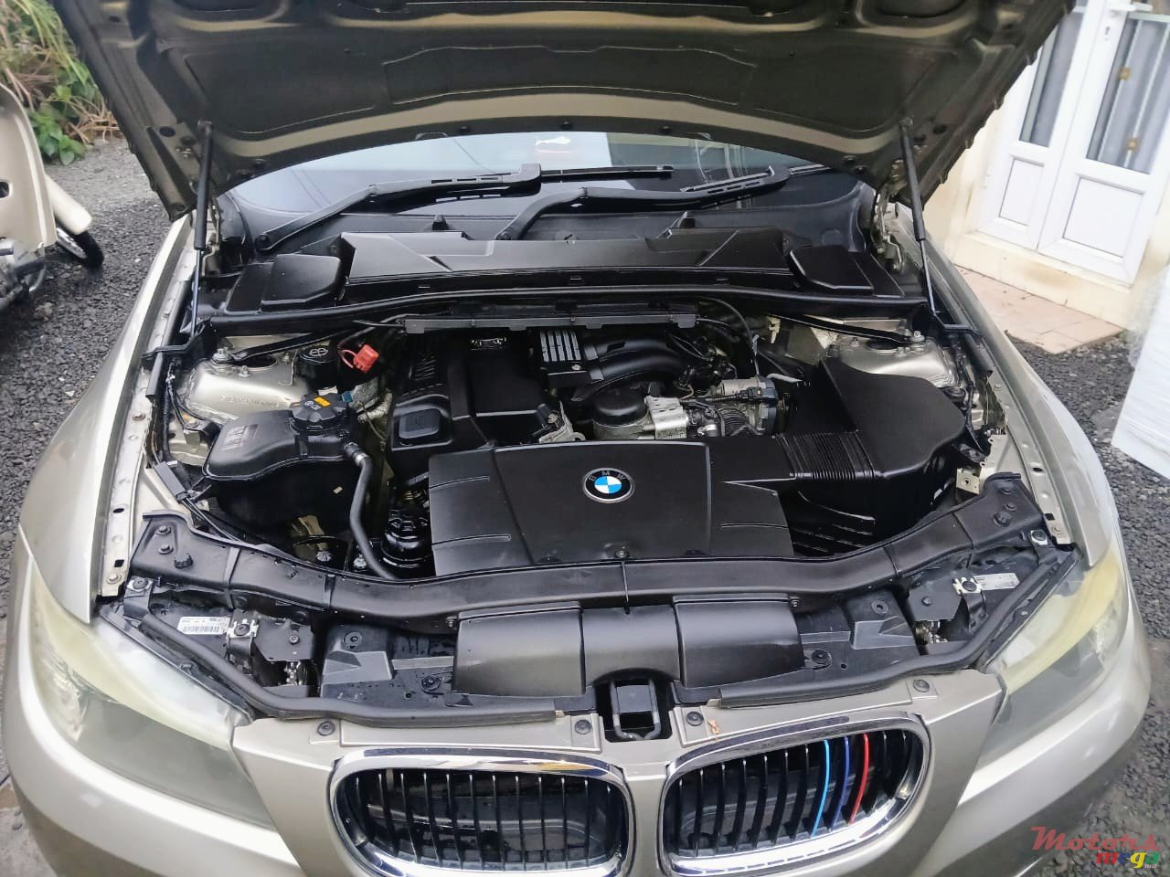 2009' BMW 320 photo #7