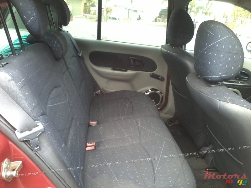 2002' Renault photo #5