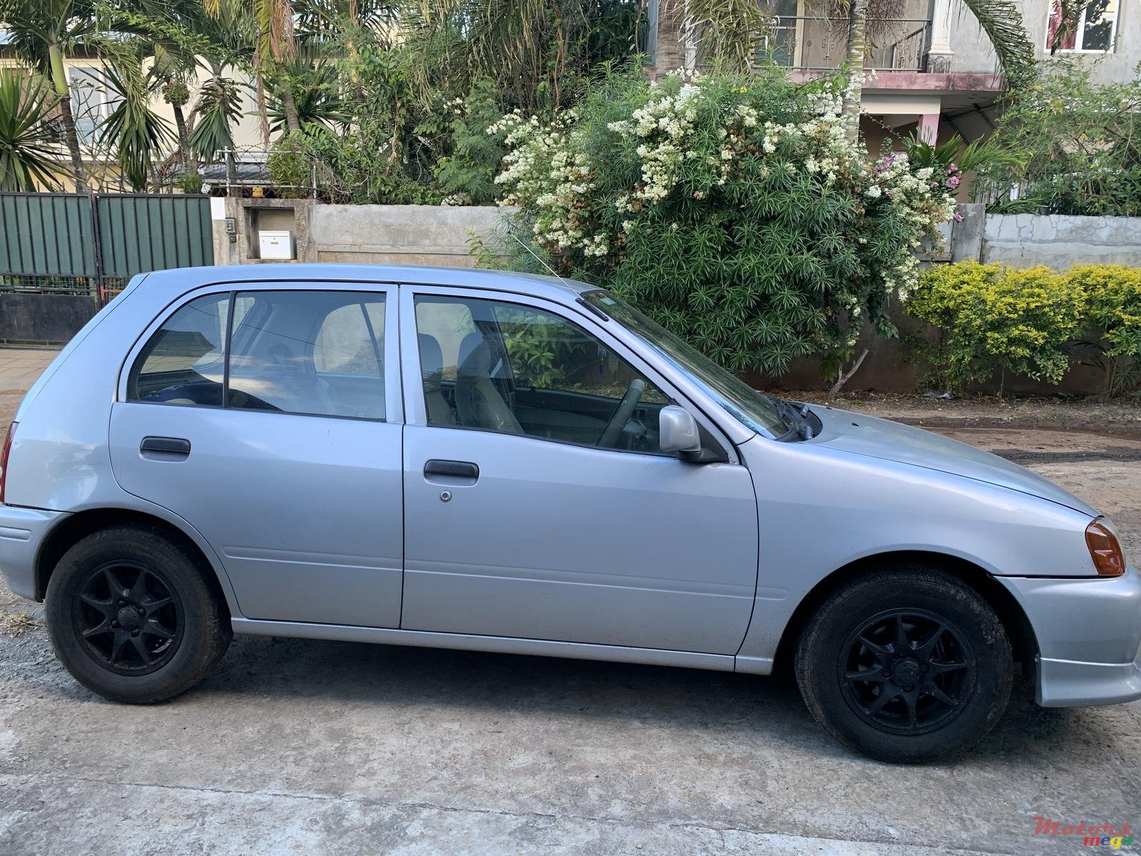 1997' Toyota Starlet photo #2