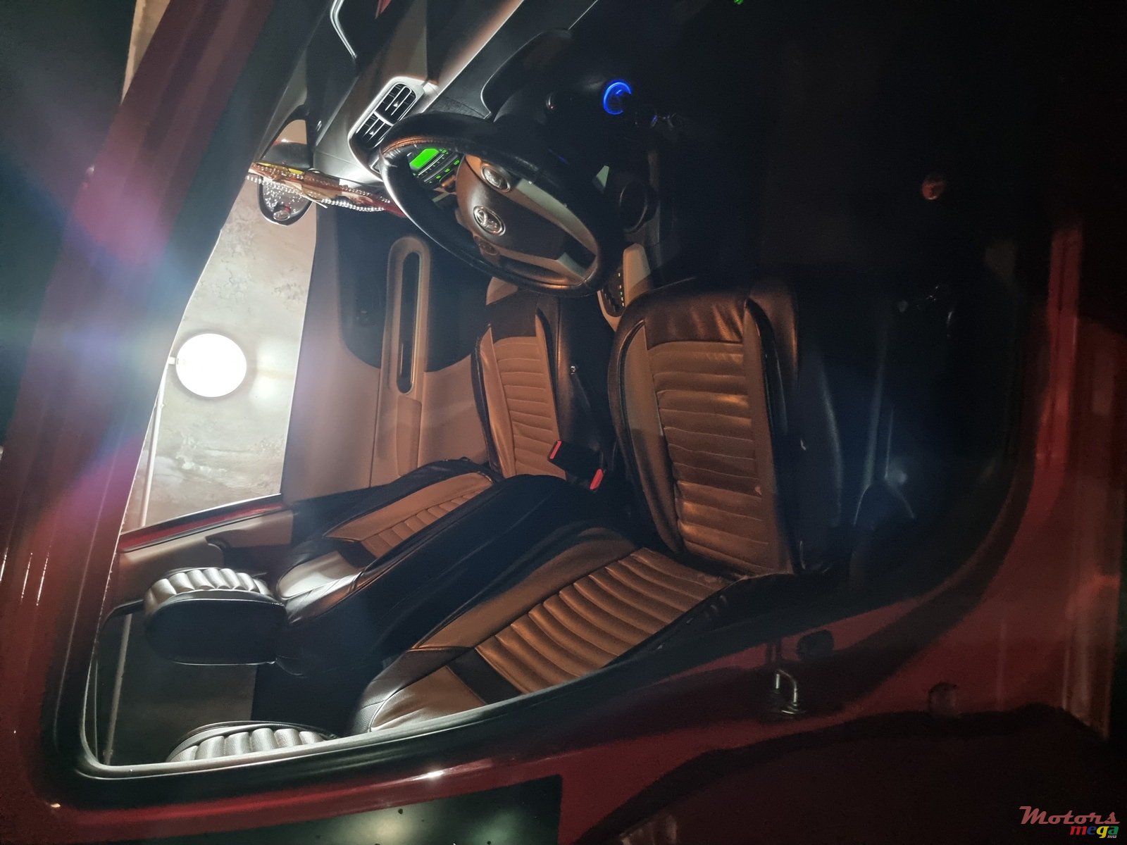 2012' Toyota Aqua photo #6