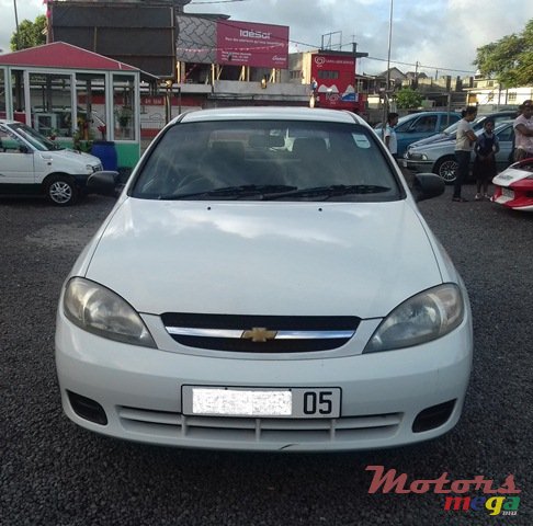 2005' Chevrolet Optra photo #1