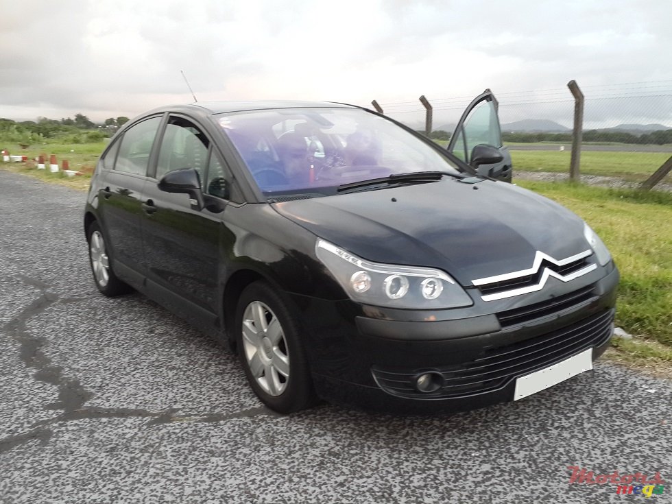 2007' Citroen C4 photo #1