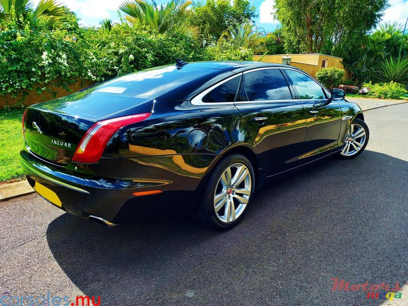 2015' Jaguar XJL photo #4