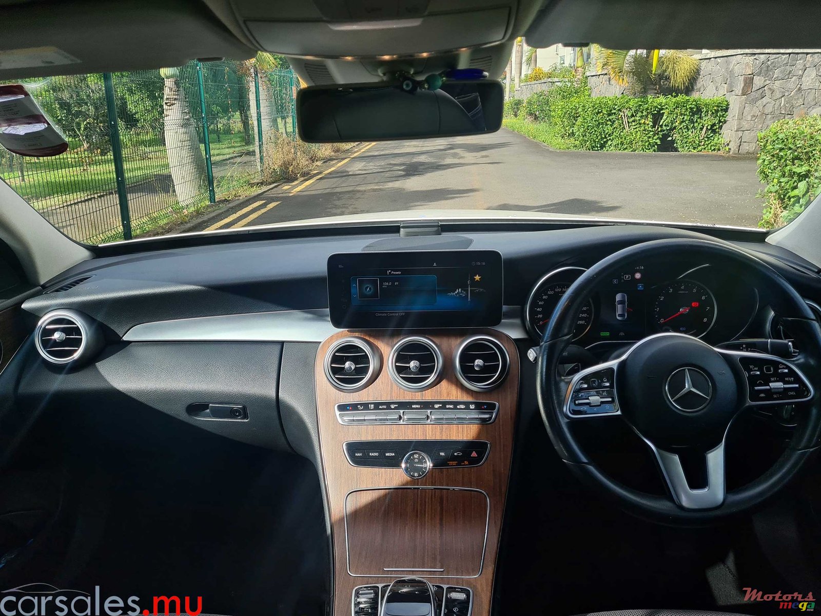 2019' Mercedes-Benz C 200 Avantgarde photo #6