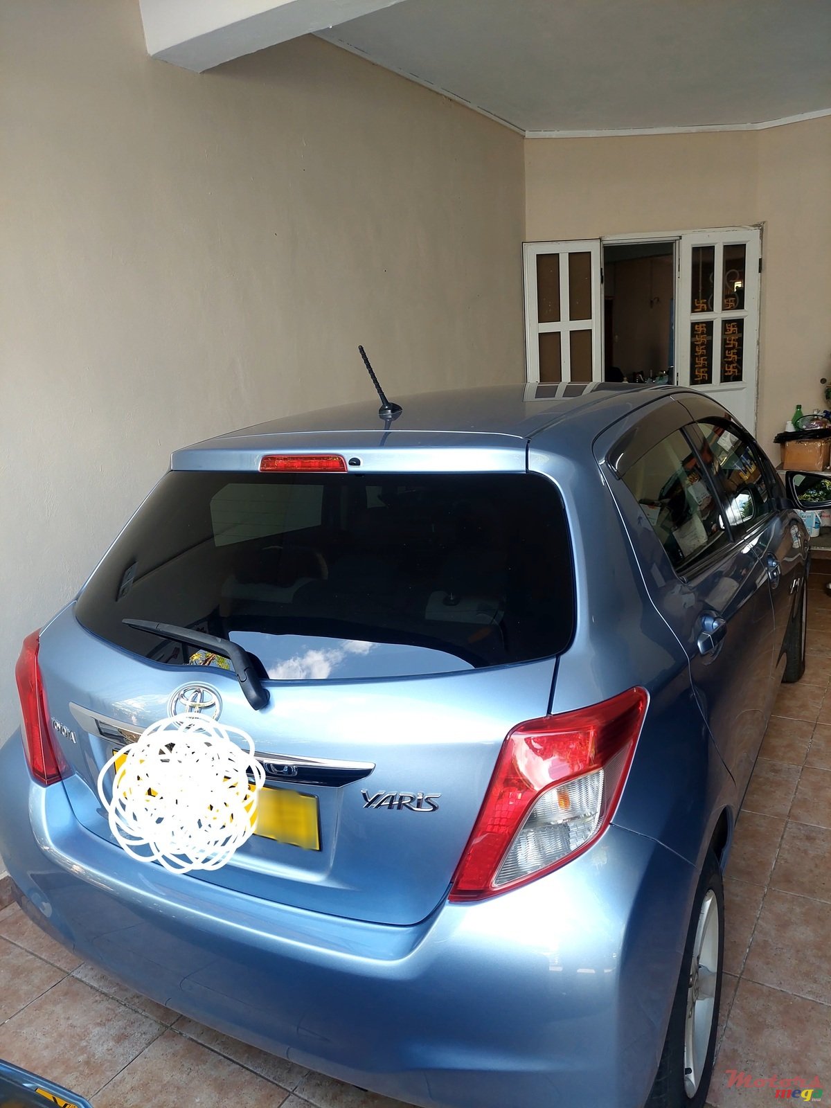 2013' Toyota Yaris photo #2