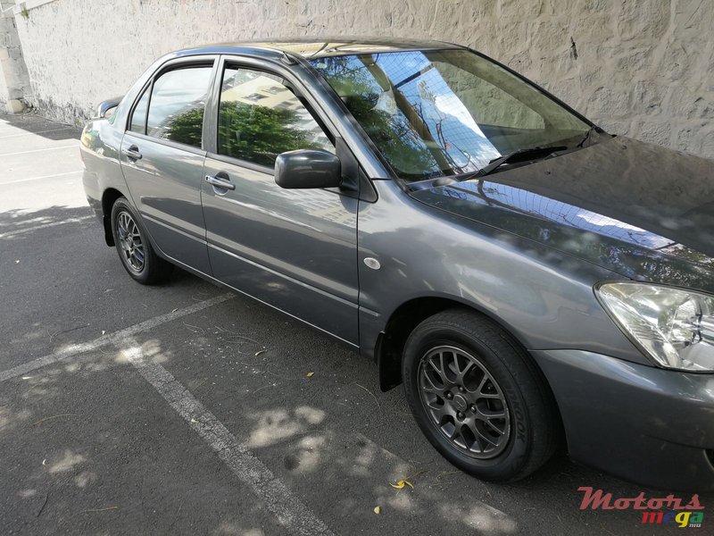 2010' Mitsubishi Lancer photo #5