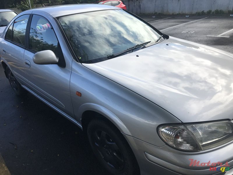 2001' Nissan Sunny photo #2