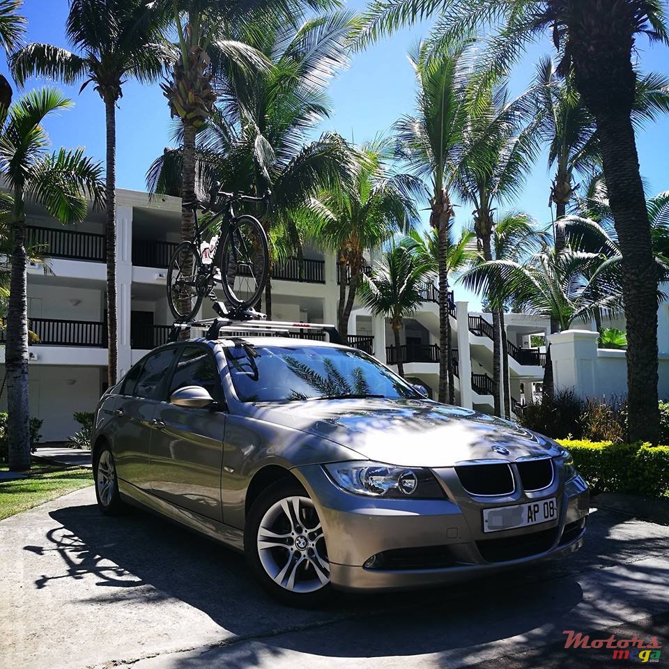 2008' BMW 3 Series photo #1